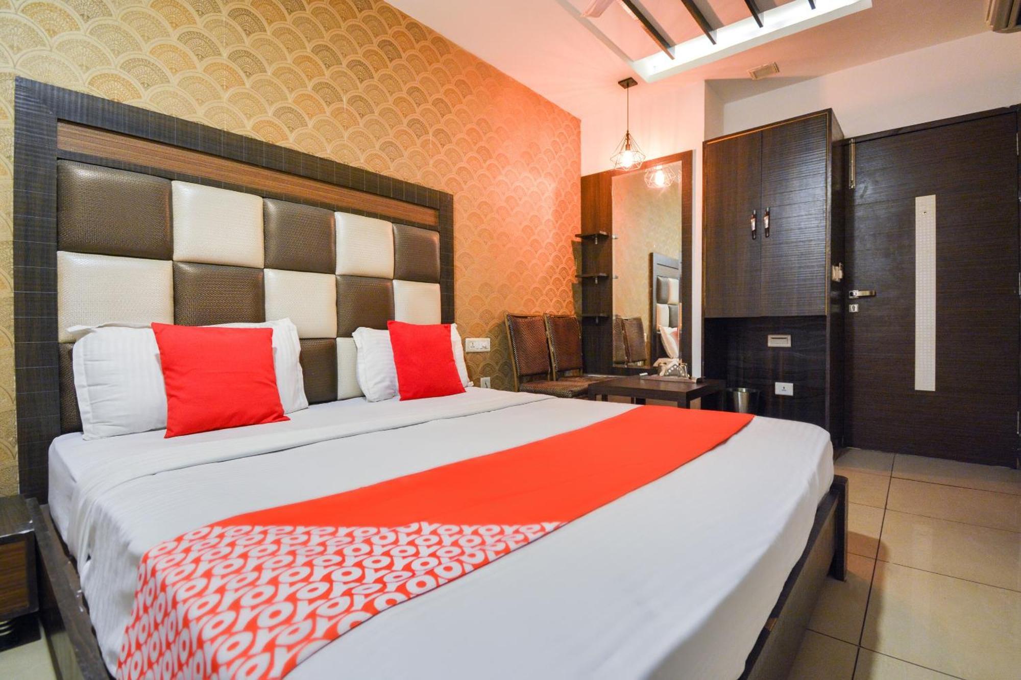 Hotel O Lexis Ludhiana Exterior photo